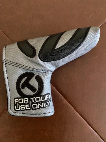 Scotty Cameron FTUO Industrial T Putter Headcover