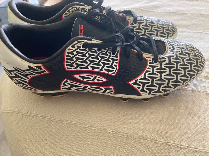 Under Armour ClutchFit Force 2.0 FG Cleats