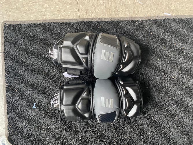 Used Medium Epoch Integra Arm Pads