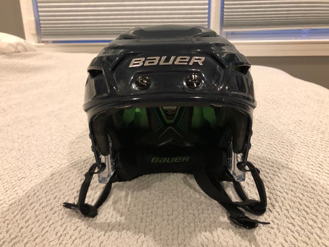 Small/Medium Bauer Hyperlite Helmet Navy Blue - Like new Condition