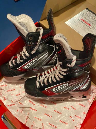 CCM XTRA Senior Size 6 D Skates
