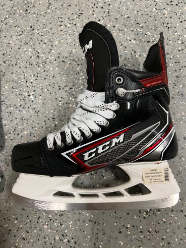 New CCM Regular Width Pro Stock Size 8.5 JetSpeed FT2 Hockey Skates