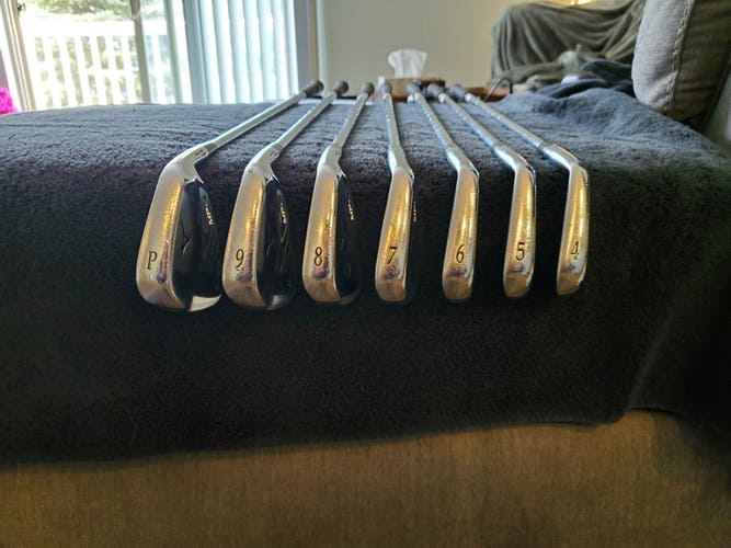Used Mizuno MP 4 Iron Set 4-PW  Right Handed