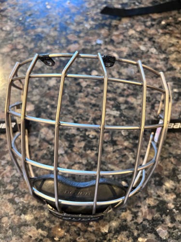 Bauer Reakt Medium cage