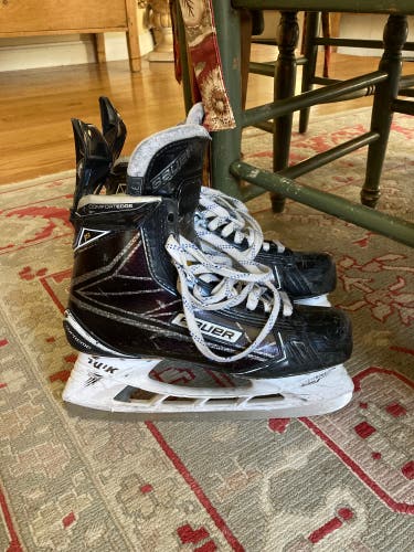 Used Bauer Regular Width  Size 9 Supreme 1S Hockey Skates