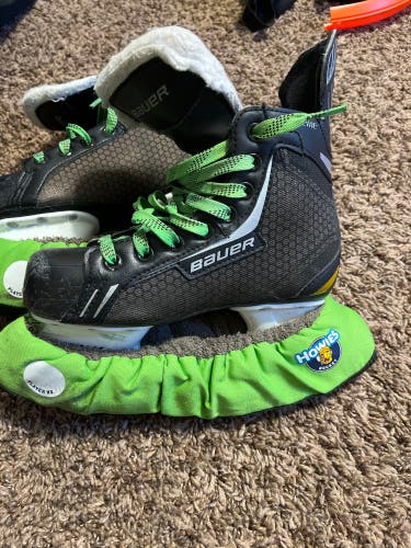 Used Bauer Regular Width Pro Stock Size 2 Supreme One.4 Hockey Skates
