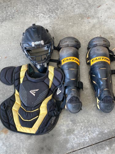 Catchers gear (Black And Yellow)