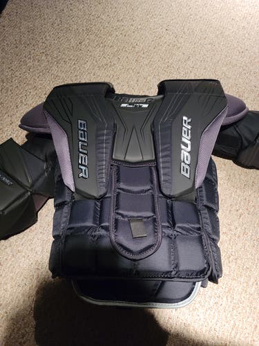 New Medium Bauer Elite Goalie Chest Protector