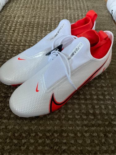 Size 9.5 (Women's 10.5) Nike