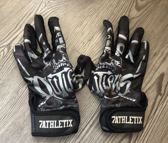 Custom batting gloves. Outlaws. Size M