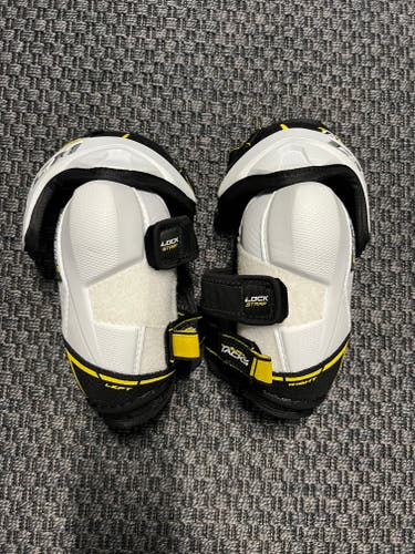 CCM Super Tacks AS1 Elbow Pads - Junior Large - Great Condition