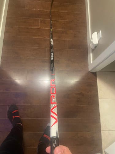 Senior Used Left Hand Bauer Vapor Hyperlite Hockey Stick P88