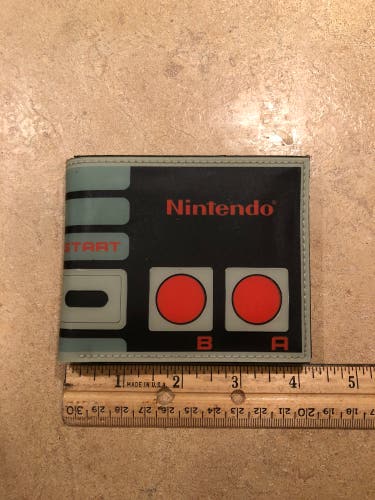 Retro 8BIT NES Classic Controller Bifold Wallet / Nintendo Gamepad