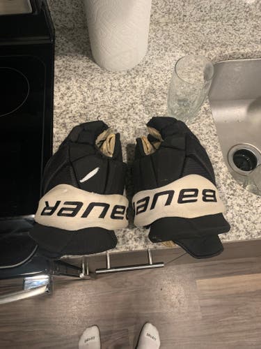Used Bauer Vapor Pro Team Gloves 14"