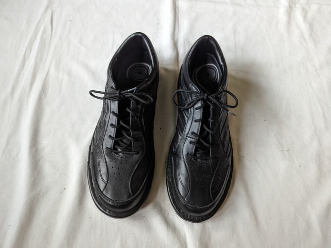 Used Brunswick bowling shoes size 11