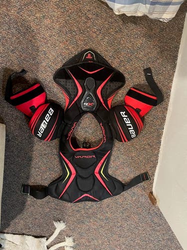 Senior Medium Bauer Vapor X2.9 Shoulder Pads