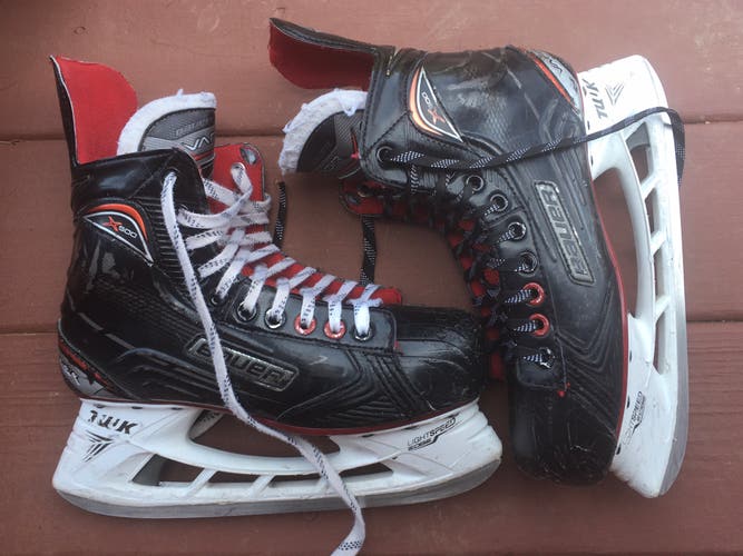Used Bauer Vapor X500 Hockey Skates 7D
