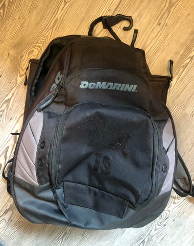 Demarini Voodoo OG bat bag. Charcoal