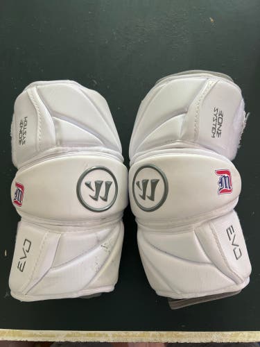 Gently Used Detroit Mercy Medium Warrior Evo Arm Pads