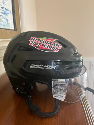 Used Medium Bauer  Re-Akt 150 Helmet