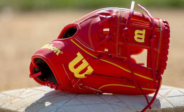 New Wilson A2K OA1GM Ozzie Albies Right Hand Throw 11.5