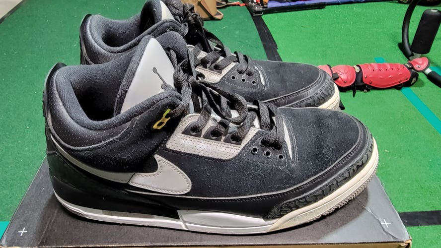 Black Used Unisex Size 11 (Women's 12) Air Jordan Jordan retro 3 Shoes