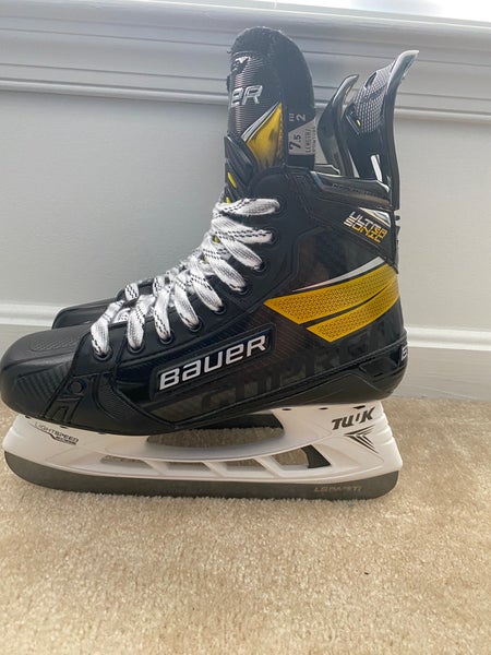 New Bauer Size 7.5 Supreme UltraSonic Hockey Skates