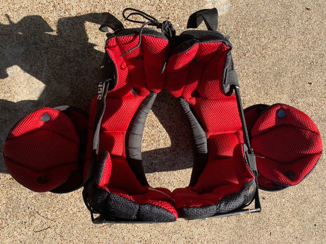 Schutt shoulder pads size medium