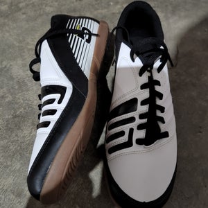 umbro White New Size 9.0 (Women's 10) Trainers Umbro 5 Cleats