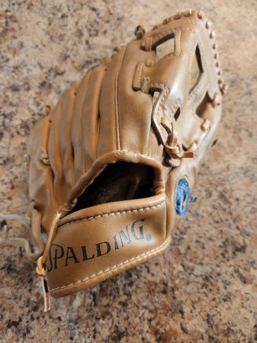 Spalding Right Hand Throw ez-flex Gary Matthews Baseball Glove 11"
