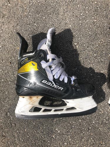 Used Bauer Regular Width Pro Stock Size 7 Supreme UltraSonic Hockey Skates