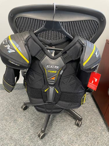 New Senior Large CCM Tacks 7092 Shoulder Pads