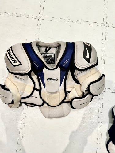 Rare Bauer Lightspeed Pro shoulder pads - Senators