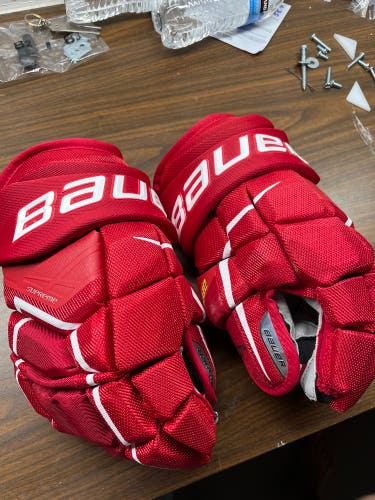 Bauer 14" Supreme Ultrasonic Gloves
