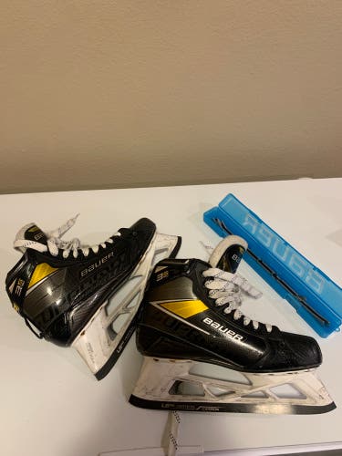 Senior   Supreme 3S Pro Goalie Skates