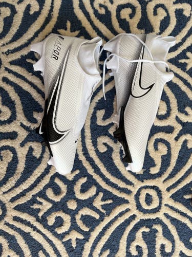 Adult New Size 10 (Women's 11) Nike Vapor