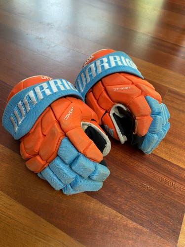 Little Caesars 14” Hockey Gloves