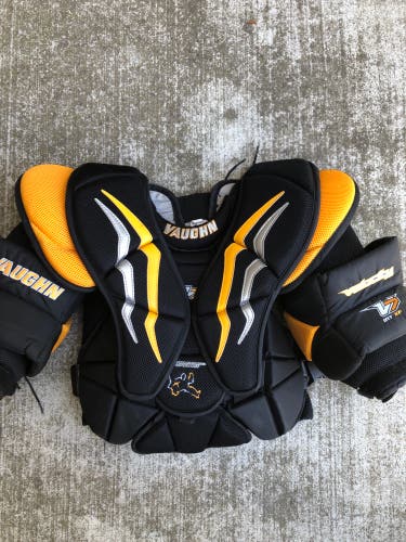 Used Int. Small Vaughn Velocity V7 Goalie Chest/Arm  Protector