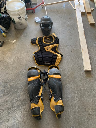 Easton M10 Series Catcher's Set