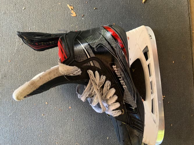 Junior Bauer   Size 6.5 Vapor 2X Hockey Skates