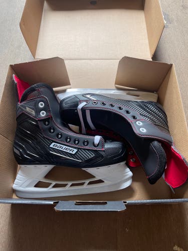New Bauer Regular Width  Size 5 Ns Hockey Skates