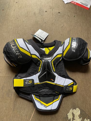 Junior Medium Bauer  Supreme 2S Pro Shoulder Pads