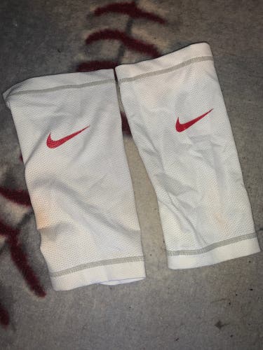 2 Nike Quarter Sleeves
