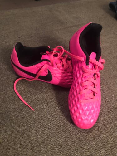 Nike Jr Tiempo Legend 8 Pink Size 1.5Y