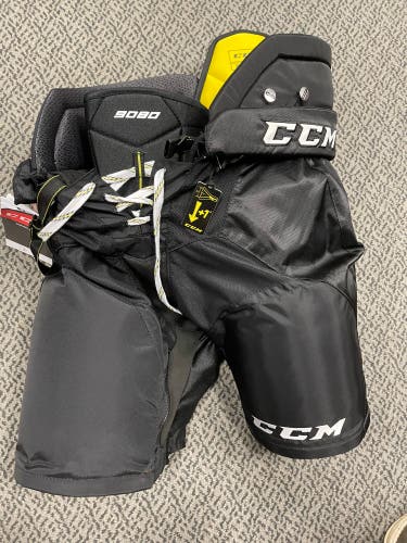 CCM Black Tacks 9080 Senior Large Breezers