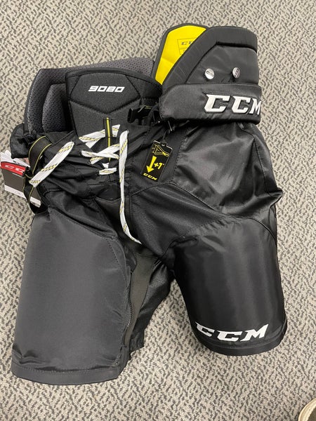 CCM Black Tacks 9080 Senior Large Breezers
