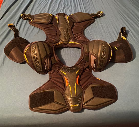 CCM Tacks 9080 Shoulder Pads