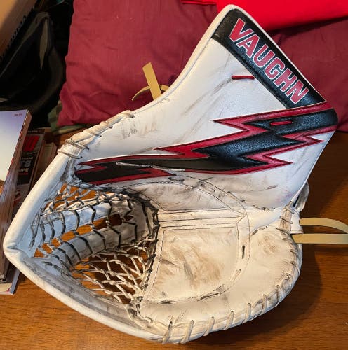 Vaughn V9 Full right glove