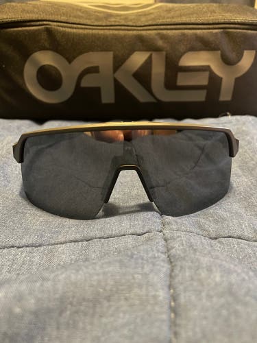 Oakley Sutro Lite