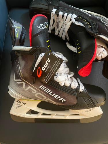 New Bauer Size 8.5 Vapor Hyperlite Hockey Skates